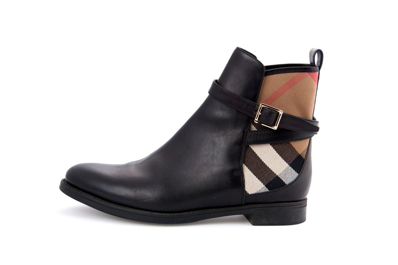 Burberry House check and leather ankle boots size 38. Comes with box. Made in Italy