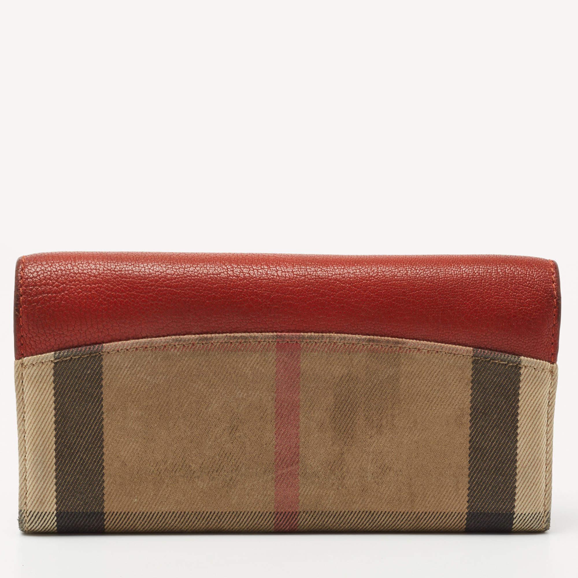 Burberry Brick Brown/Beige House Check Canvas & Leather Flap Continental Wallet For Sale 4
