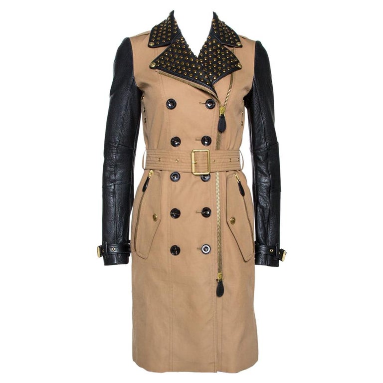 Burberry Brit Zweifarbiger Mantel mit Nieten aus Baumwolle und Lederbesatz  XS im Angebot bei 1stDibs