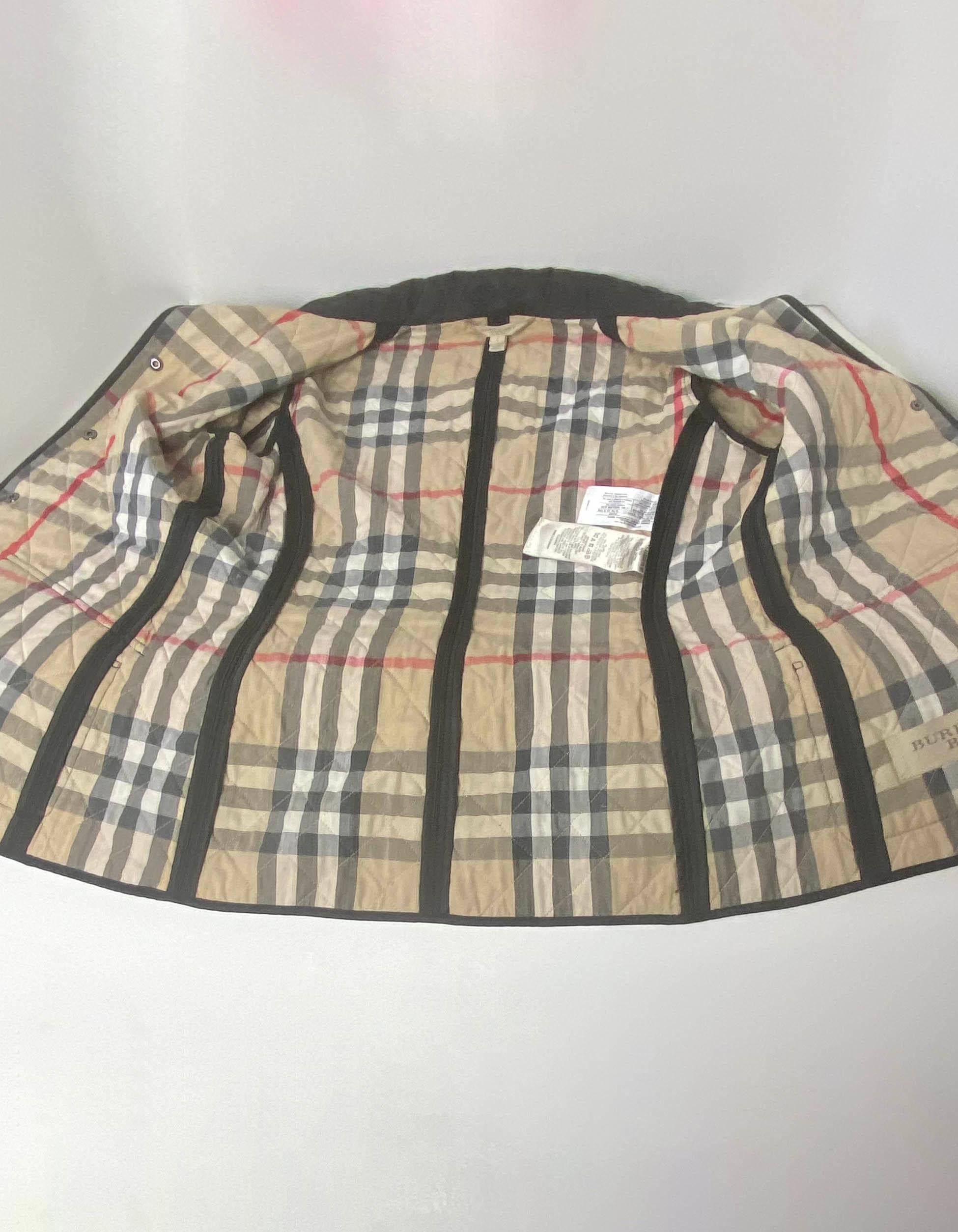 Burberry Brit Schwarze gesteppte Jacke mitNova Kariertem Innenfutter Größe Small 2