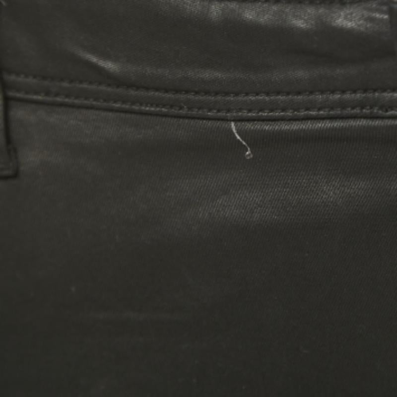 Burberry Brit Jeans a vita bassa con rivestimento sintetico nero L Vita 32 In condizioni buone in vendita a Dubai, Al Qouz 2