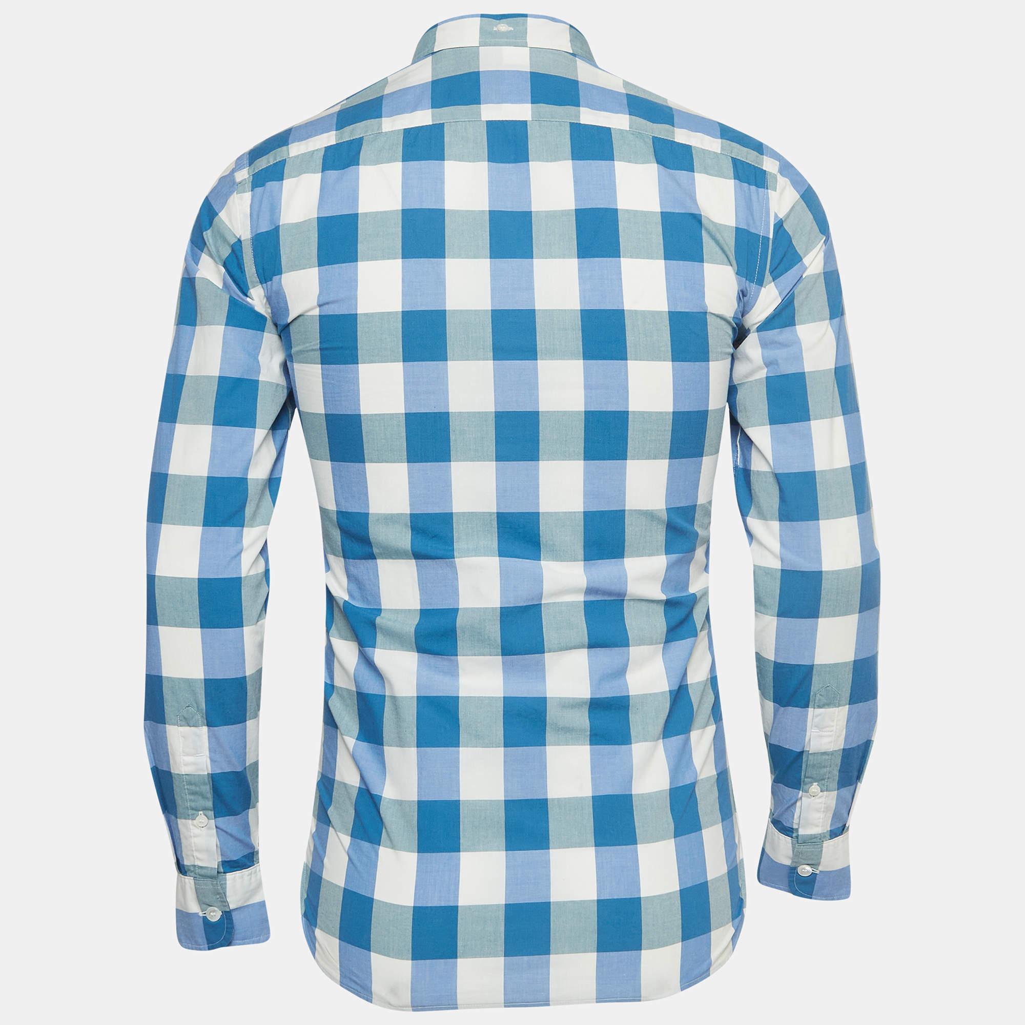 Shirts are an indispensable part of a wardrobe, so this brand brings you a creation that is both versatile and stylish. It has been tailored from quality material in a versatile shade. The shirt is detailed with signature elements and a comfortable