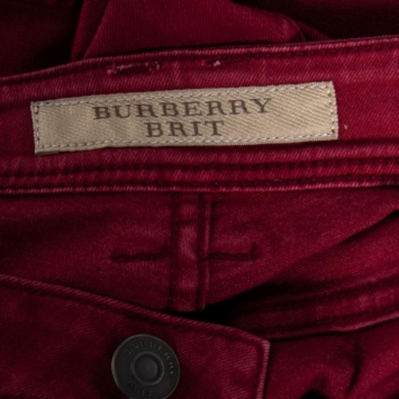Jeans Burberry Brit bordeaux de taille moyenne S État moyen - En vente à Dubai, Al Qouz 2