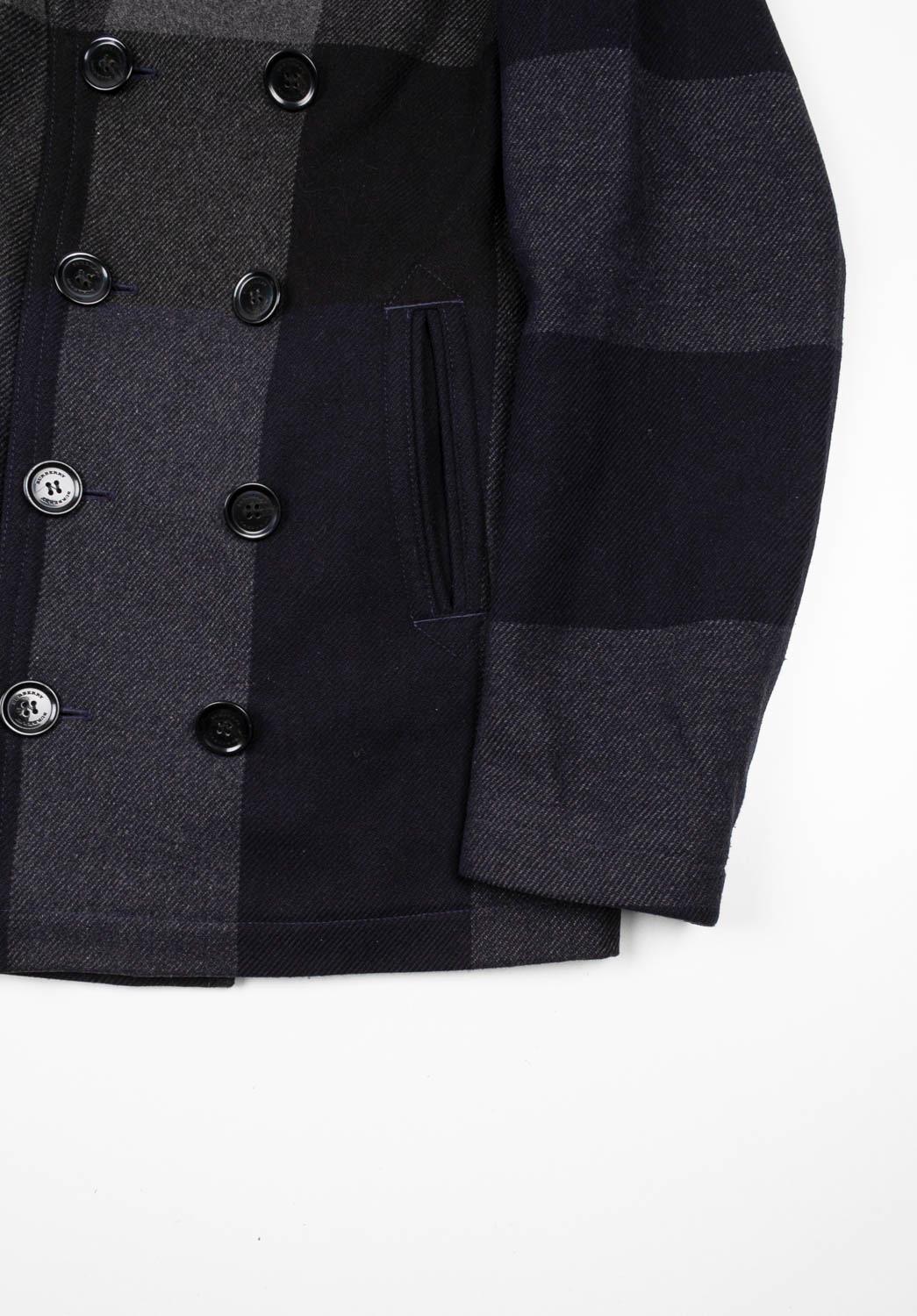 Burberry Brit Check Peacoat Men Coat Size M/L, S1094 In Excellent Condition For Sale In Kaunas, LT