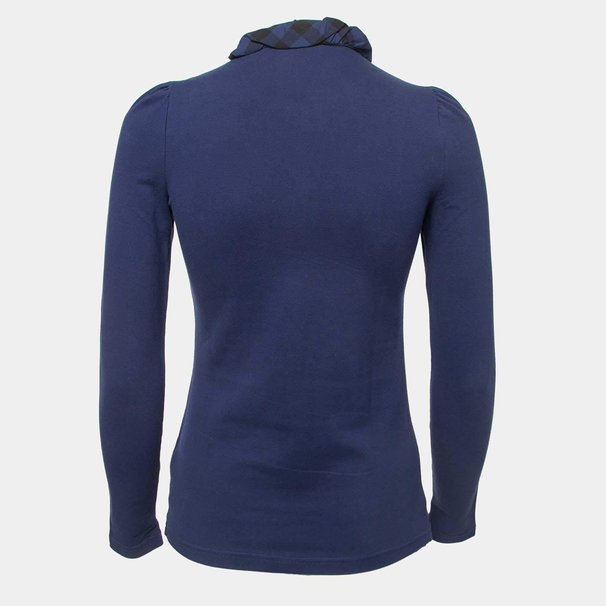 Polo t shirts have always been a classic pick for anyone. This iteration is tailored using the best fabrics for a comfortable fit. Complete your casual look with a pair of shorts and sneakers.