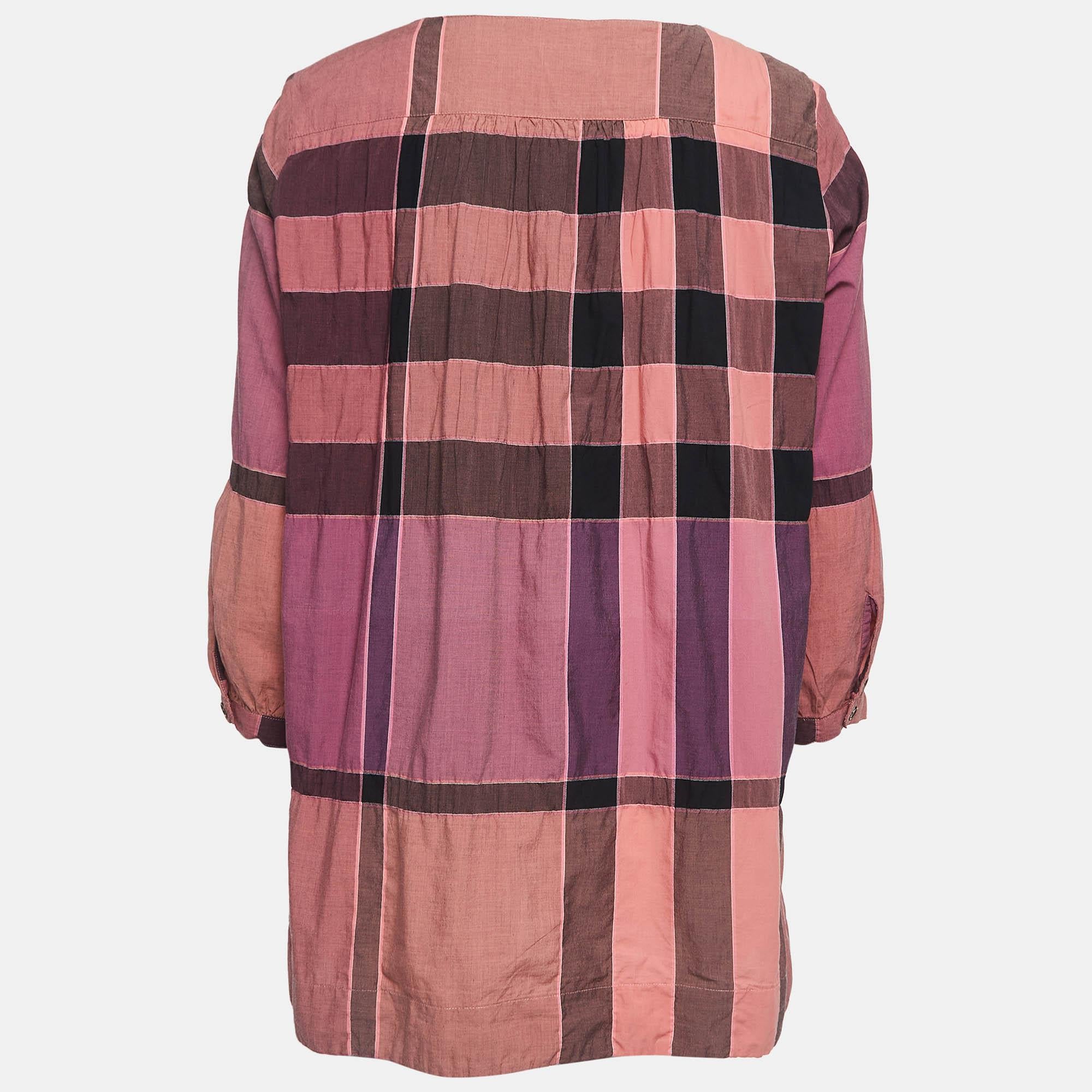 Find great style and comfort while wearing this designer tunic. Tailored using the best fabrics the creation has been given immense detail. Style it with a pair of jeans and flats.