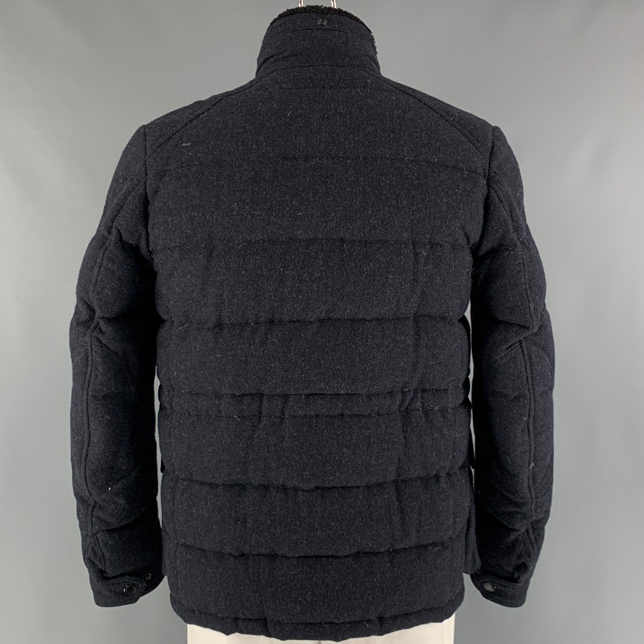 BURBERRY BRIT  Size L Navy Quilted Wool  Polyamide Jacket In Good Condition For Sale In San Francisco, CA