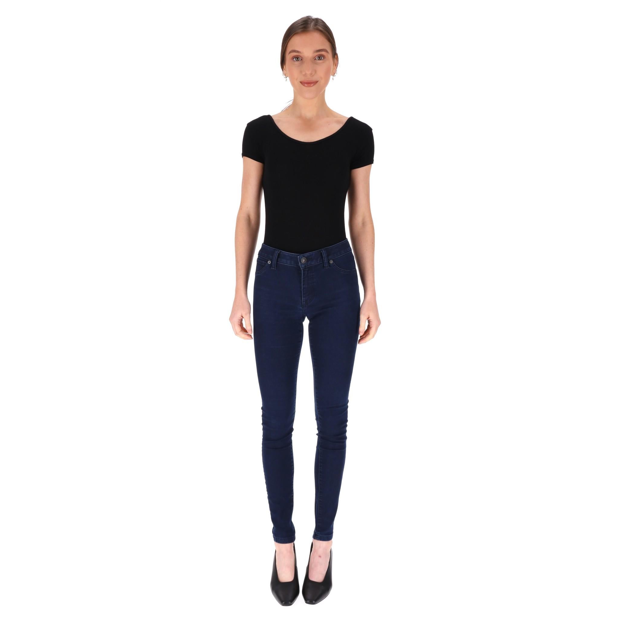 Burberry Brit Slim Fit Jeans

Classic navy blue denim trousers, featuring a classic five-pocket configuration, a branded top button, a concealed zip fly, and a leather Burberry Brit plaque on the back.

Size - W27

Condition - Very Good

Composition