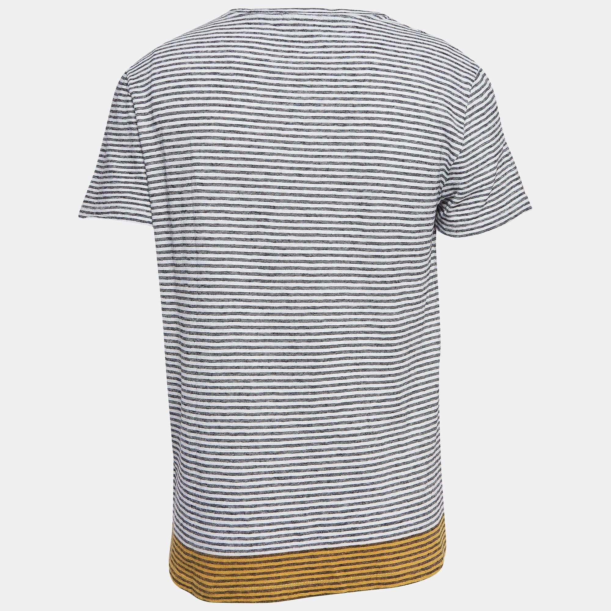 A perfect combination of comfort luxury and style this designer t shirt is a must have piece Made from quality materials the creation can be styled with denim pants and sneakers for a cool look.
