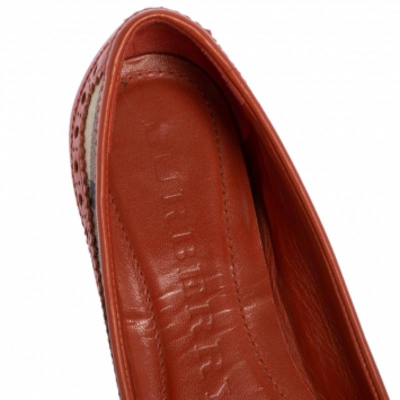 Burberry Brogue Leather And Haymarket Check Canvas Tudor Ballet Flats Size 36 For Sale 1