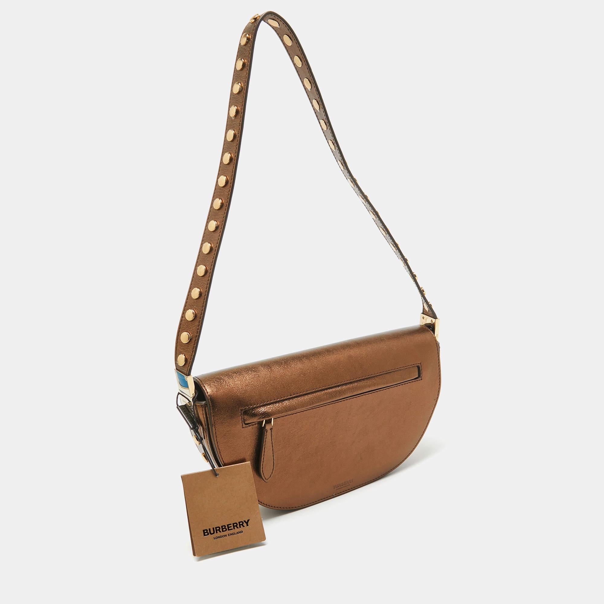 Marron Burberry - Petit sac à bandoulière en cuir bronze clouté Olympia en vente