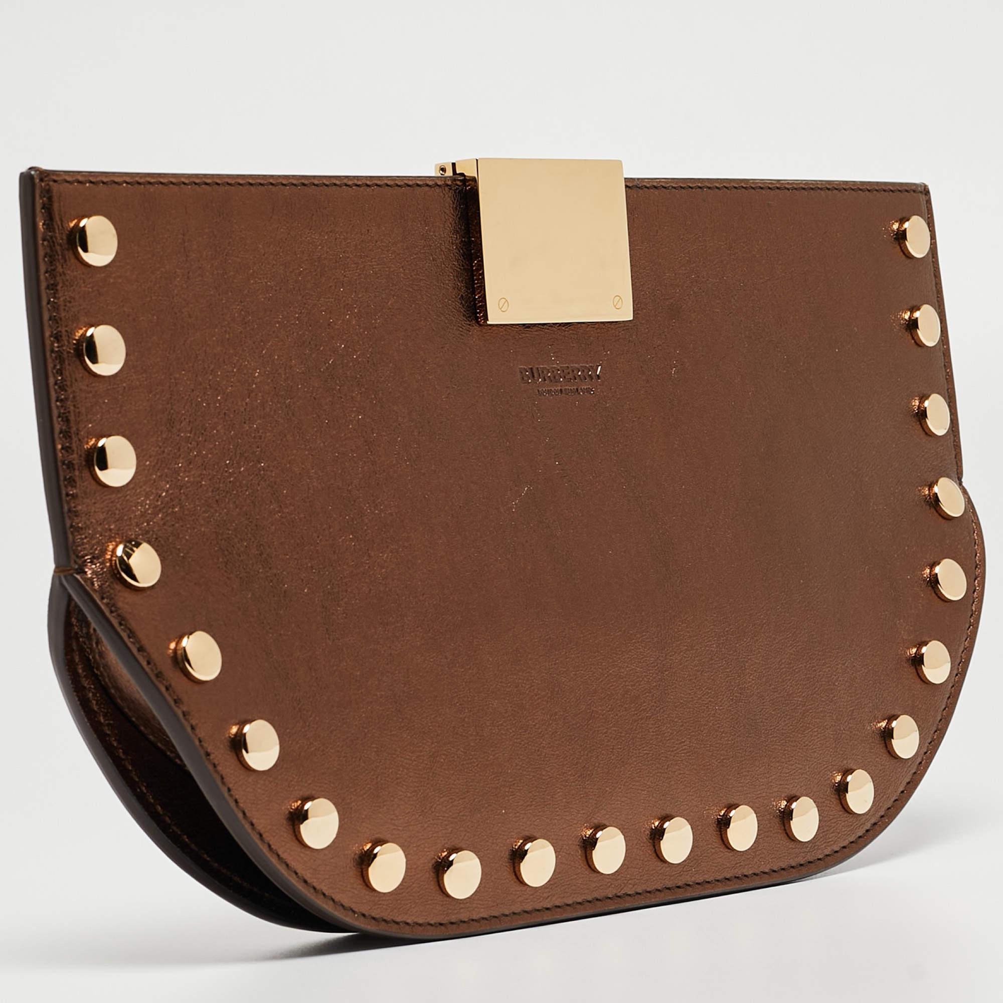 Burberry Bronze Leather Studded Olympia Clutch In Good Condition For Sale In Dubai, Al Qouz 2