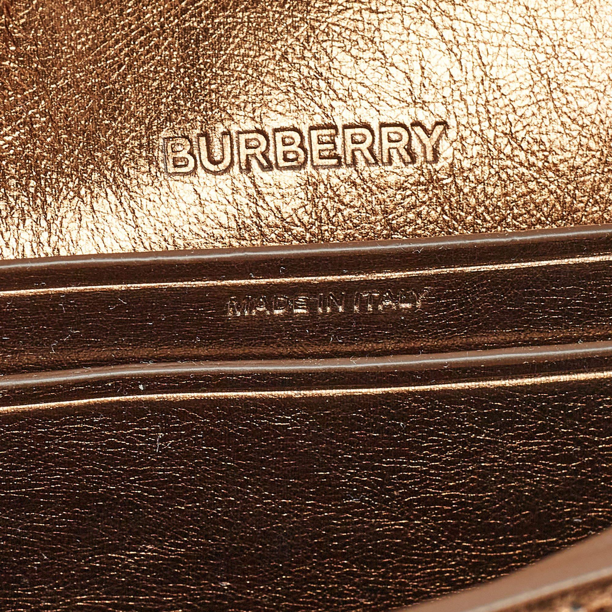 Burberry Bronze Nieten Leder Kleine Olympia Umhängetasche im Angebot 2
