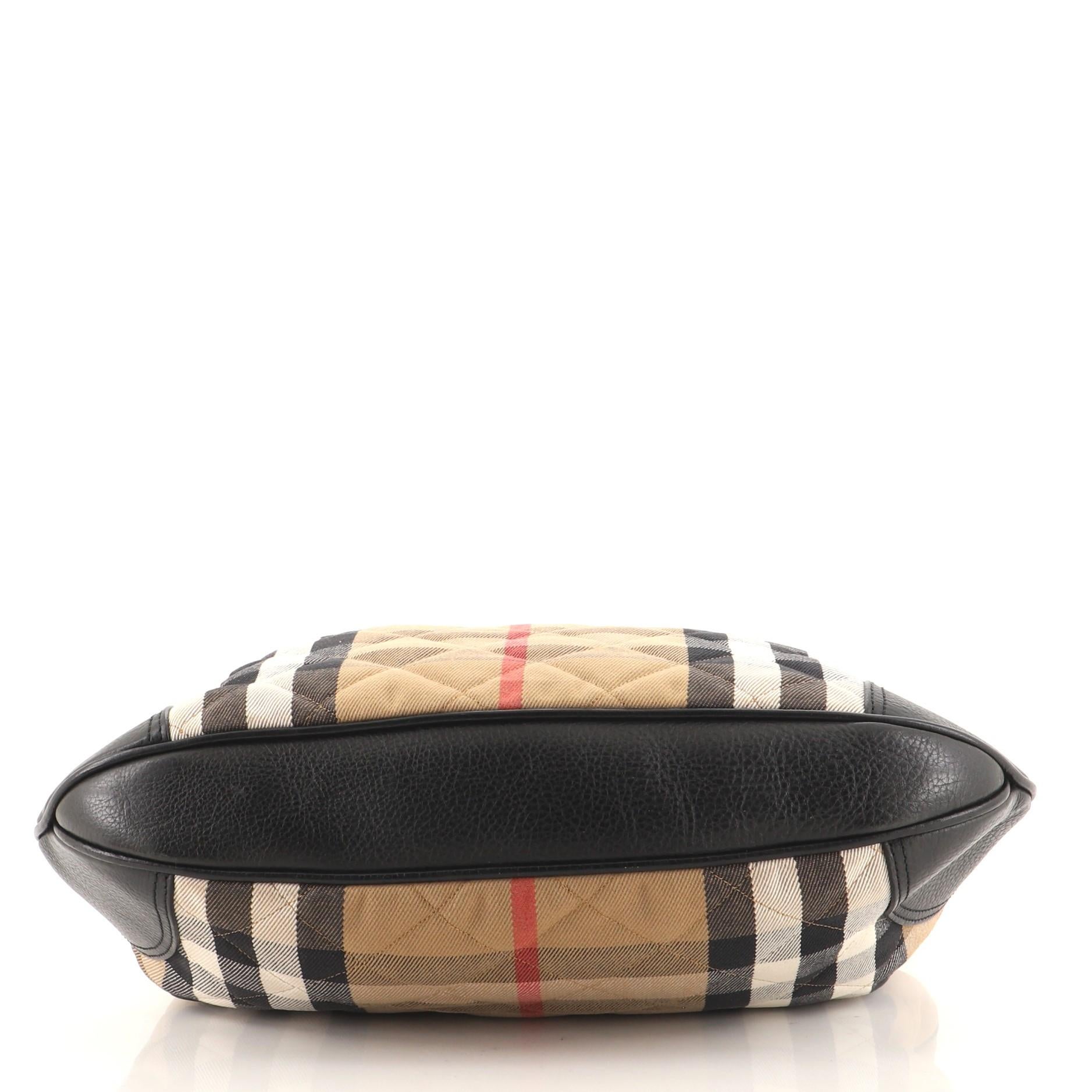 Burberry Brook Hobo Gestepptes Haus Karo Segeltuch mit Leder Groß im Zustand „Gut“ in NY, NY