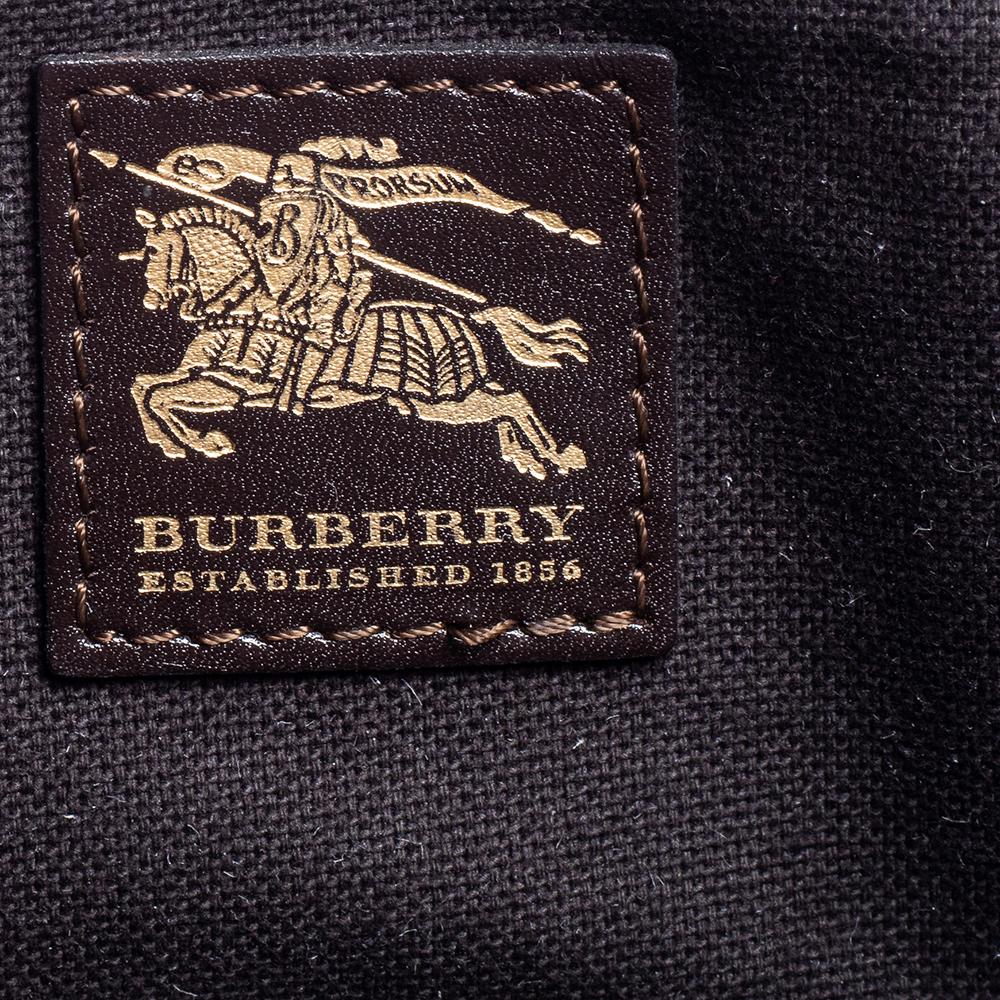 Burberry Brown/Beige Haymarket PVC and Leather Kensington Baguette Bag In Good Condition In Dubai, Al Qouz 2