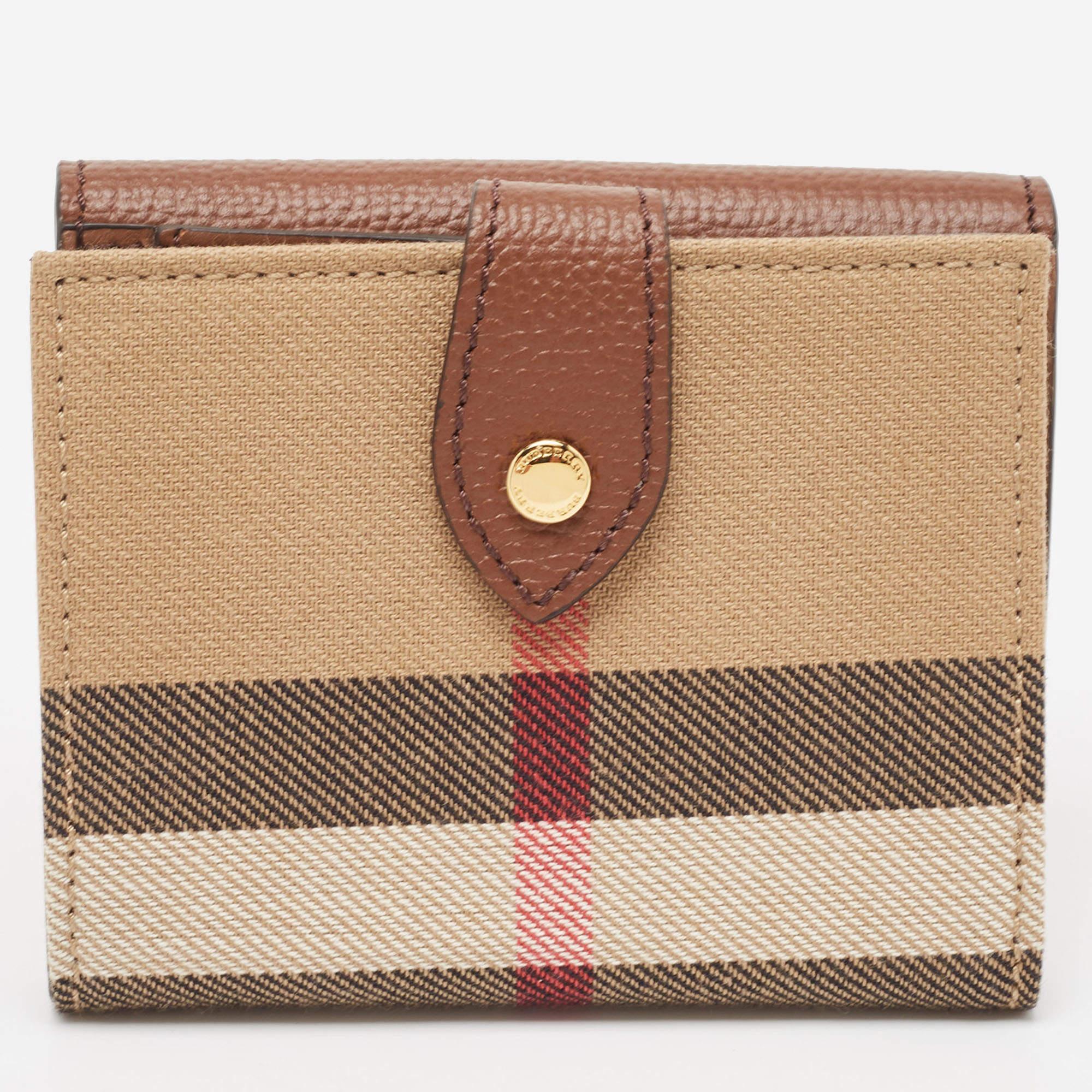 Burberry Brown/Beige House Check Fabric and Leather Luna Compact Wallet In New Condition In Dubai, Al Qouz 2