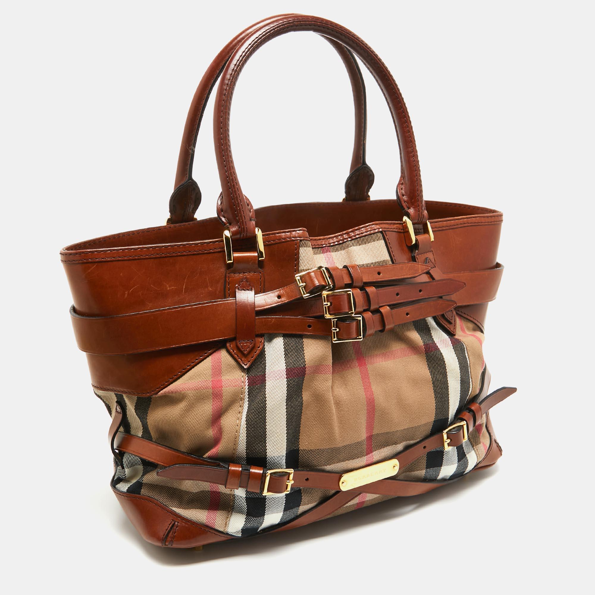 Fourre-tout moyen en cuir et tissu à carreaux de Burberry Brown/Beige Pour femmes en vente