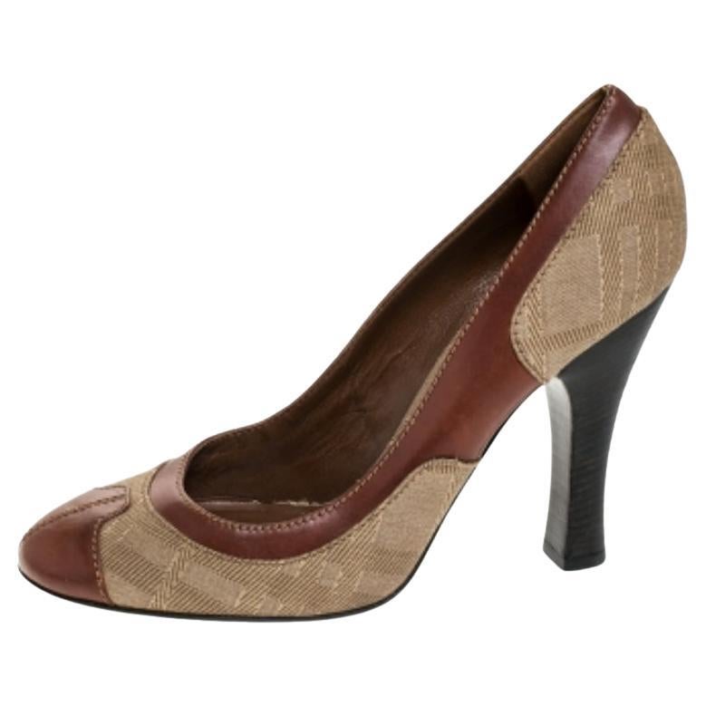 Escarpins à talons en bois en cuir et toile Brown/Beige Taille 40 en vente