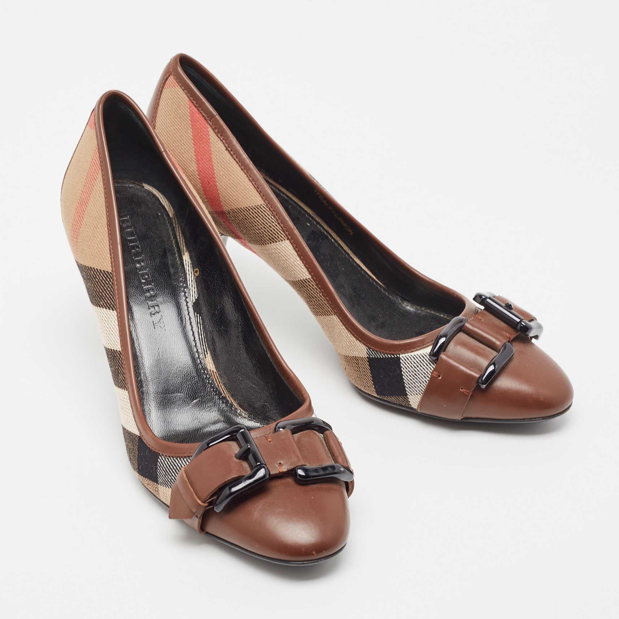 Burberry Brown/Beige Leather and House Check Canvas Buckle Detail Pumps Size 36 In Good Condition For Sale In Dubai, Al Qouz 2