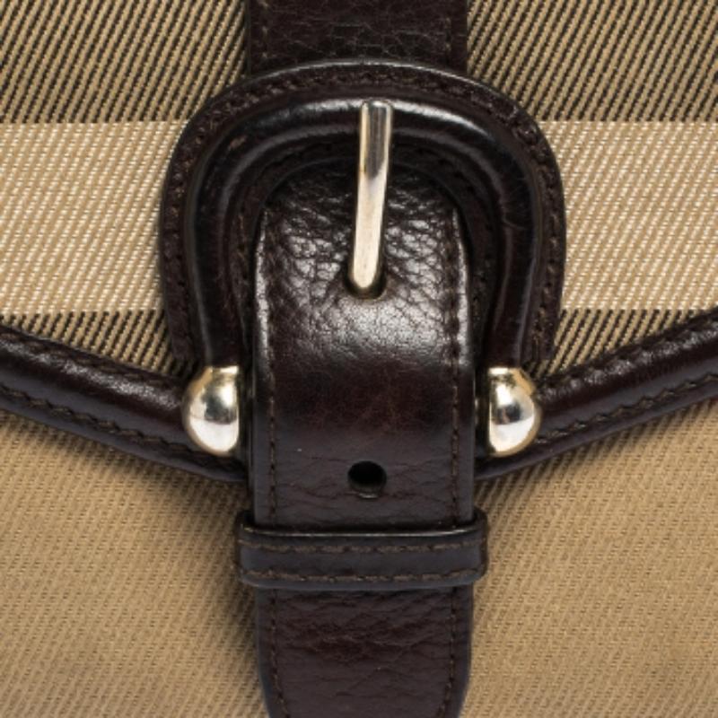 Burberry Brown/Beige Nova Check Canvas und Lederschnalle Kompaktes Portemonnaie (Braun) im Angebot