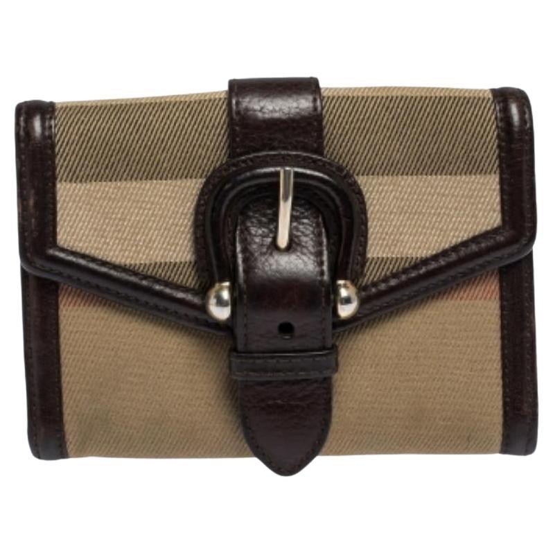 Burberry Brown/Beige Nova Check Canvas und Lederschnalle Kompaktes Portemonnaie