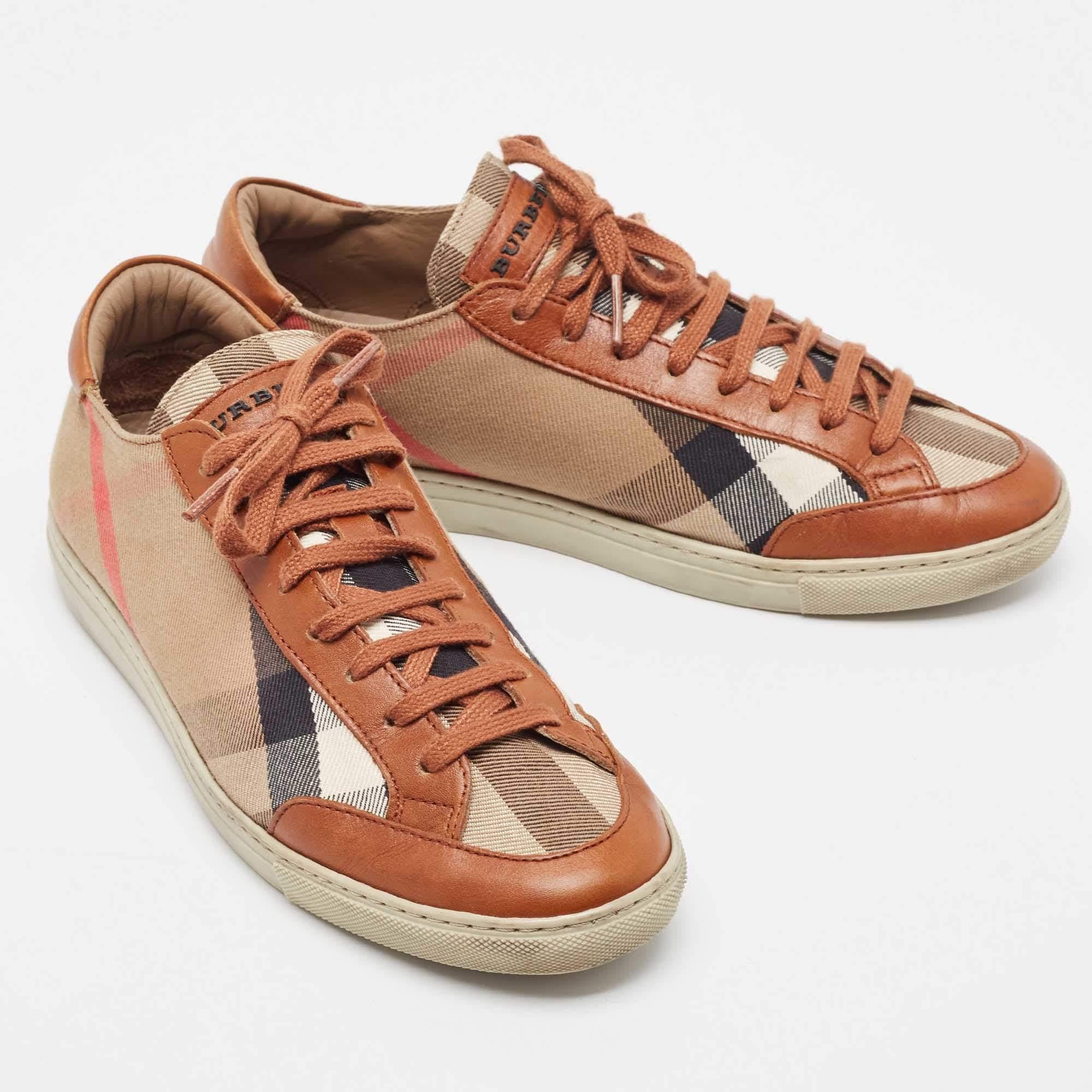 Burberry Brown/Beige Nova Check Canvas and Leather Lace Up Sneakers Size 39 In Good Condition For Sale In Dubai, Al Qouz 2