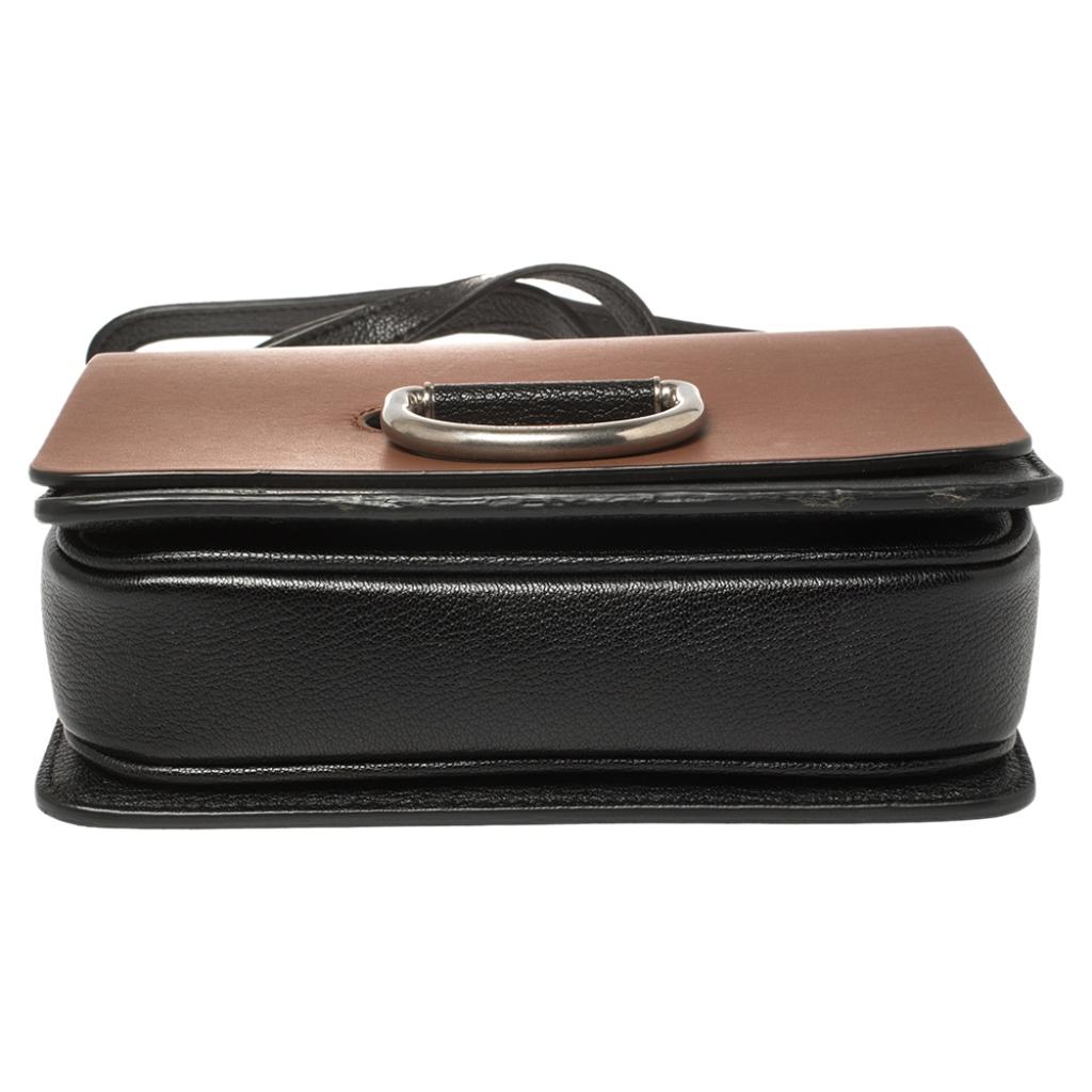 Burberry Brown/Black Leather Small D-Ring Chain Shoulder Bag In Good Condition In Dubai, Al Qouz 2