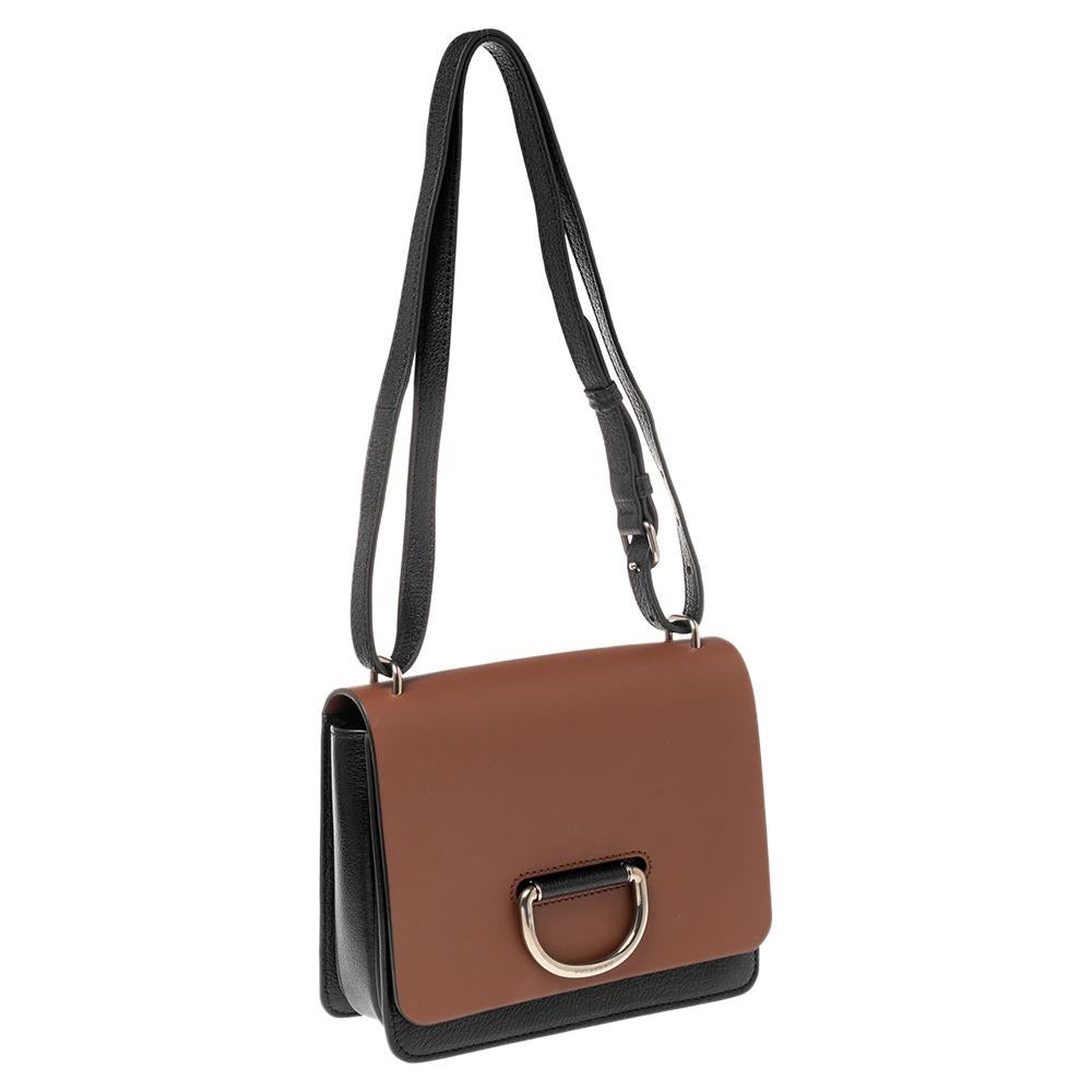 Burberry - Petit sac à bandoulière en cuir marron/noir à épaulettes D Bon état - En vente à Dubai, Al Qouz 2