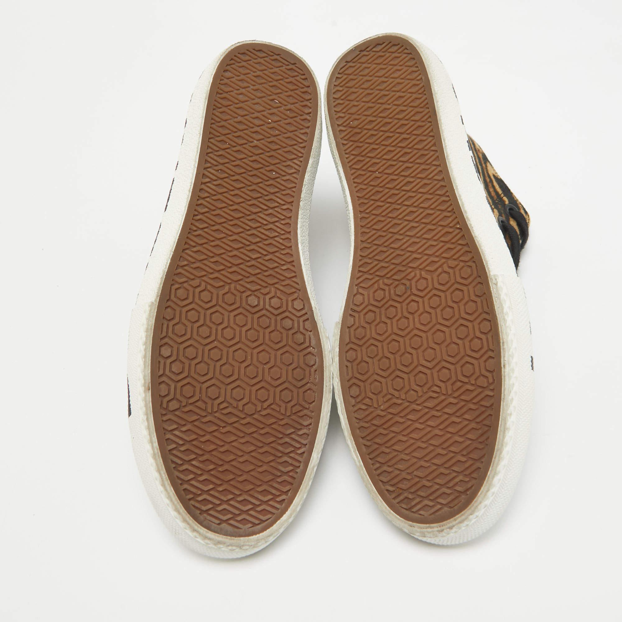 Burberry Brown Canvas High Top Sneakers Size 41 en vente 1