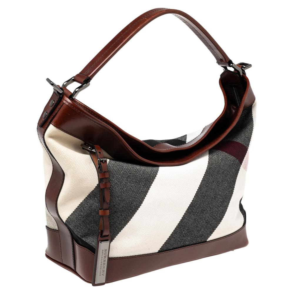 Burberry Brown Check Canvas and Leather Bucket Shoulder Bag In Good Condition In Dubai, Al Qouz 2