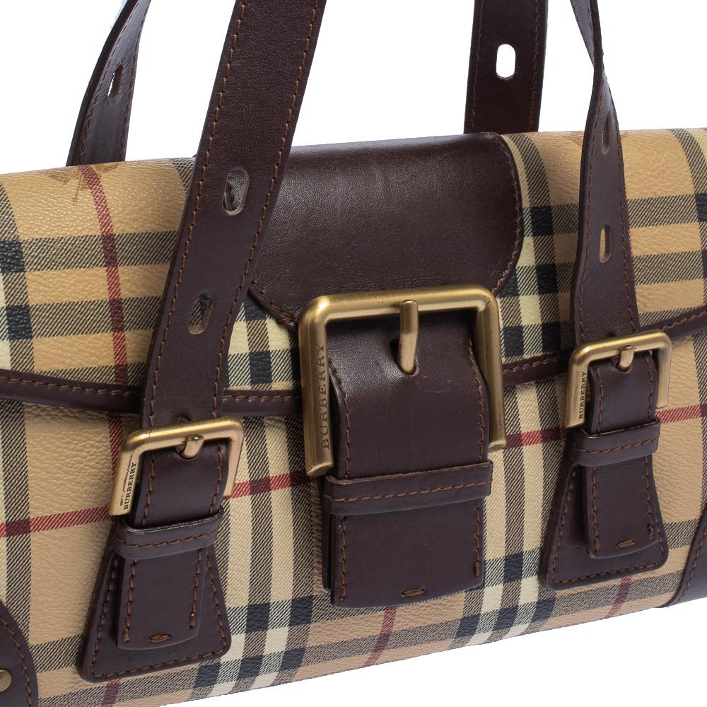 Burberry Braune Haymarket Check Umhängetasche aus beschichtetem Segeltuch und Leder mit Klappe 3
