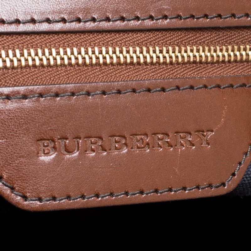 Burberry Brown House Check Fabric Medium Canterbury Tote In Good Condition In Dubai, Al Qouz 2