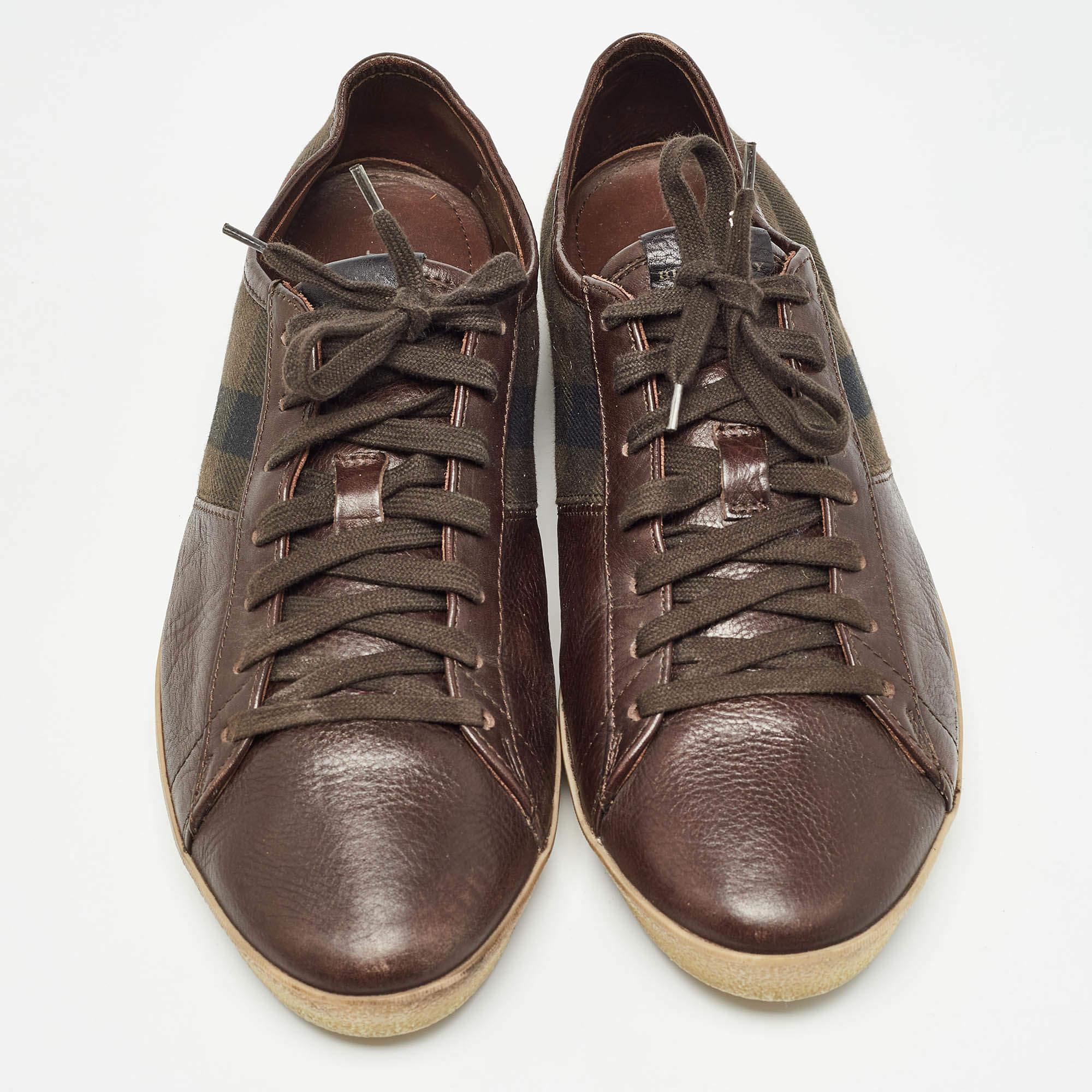 Black Burberry Brown Leather and Nova Check Canvas Low Top Sneakers Size 44 For Sale