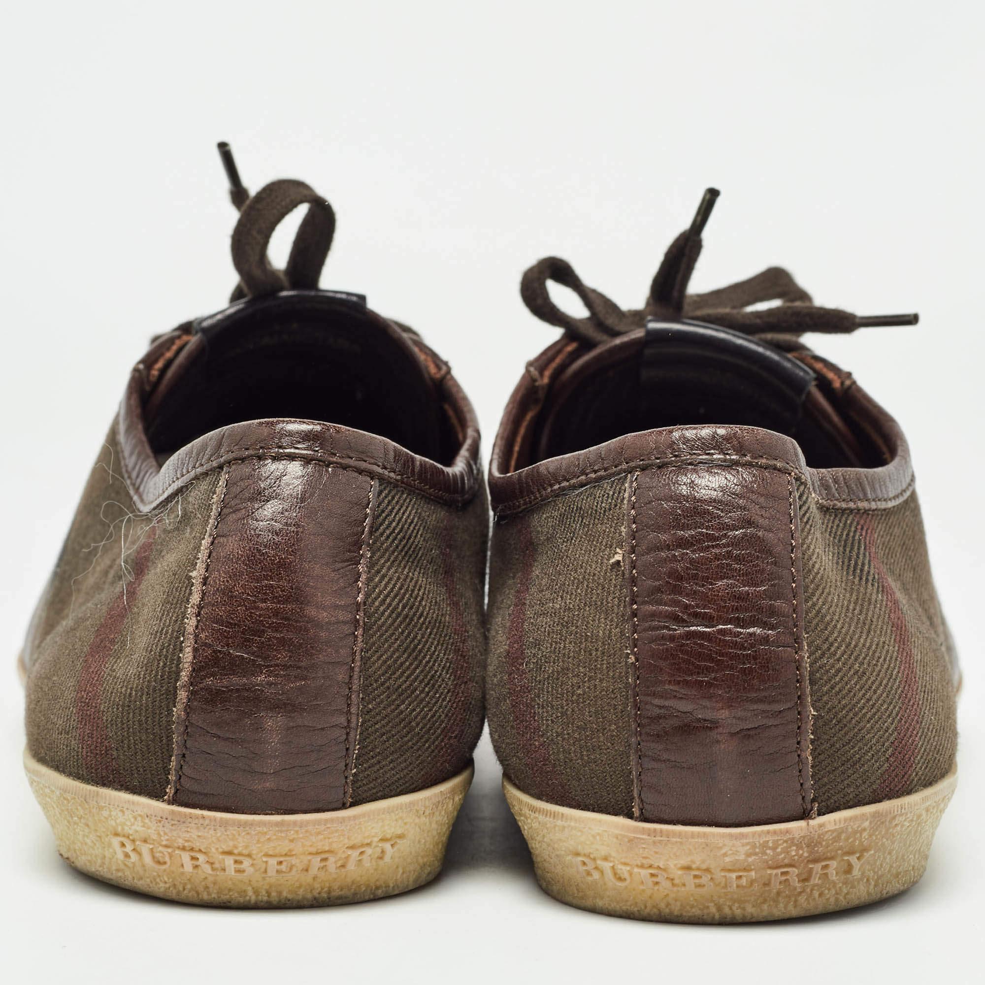 Men's Burberry Brown Leather and Nova Check Canvas Low Top Sneakers Size 44 For Sale