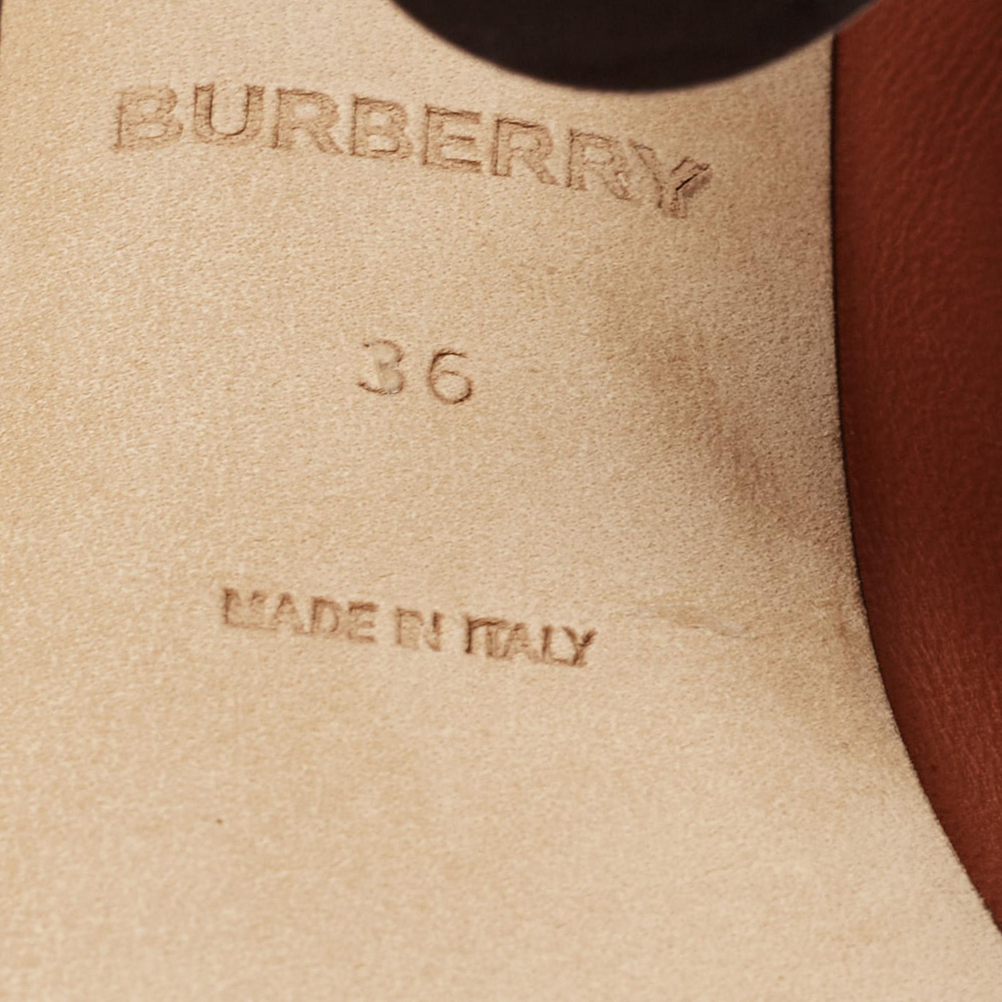Burberry Botines de piel marrón con cordones talla 36 en venta 3