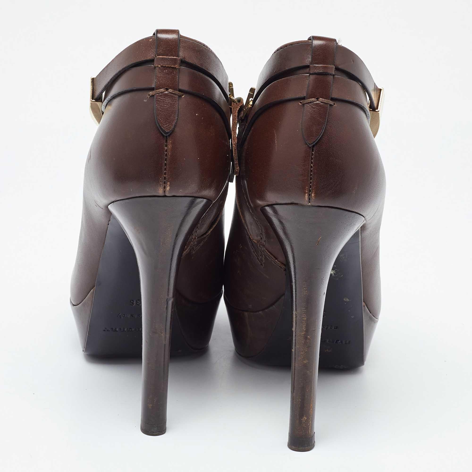 Burberry Brown Leder Plateaustiefeletten Größe 36 Damen im Angebot