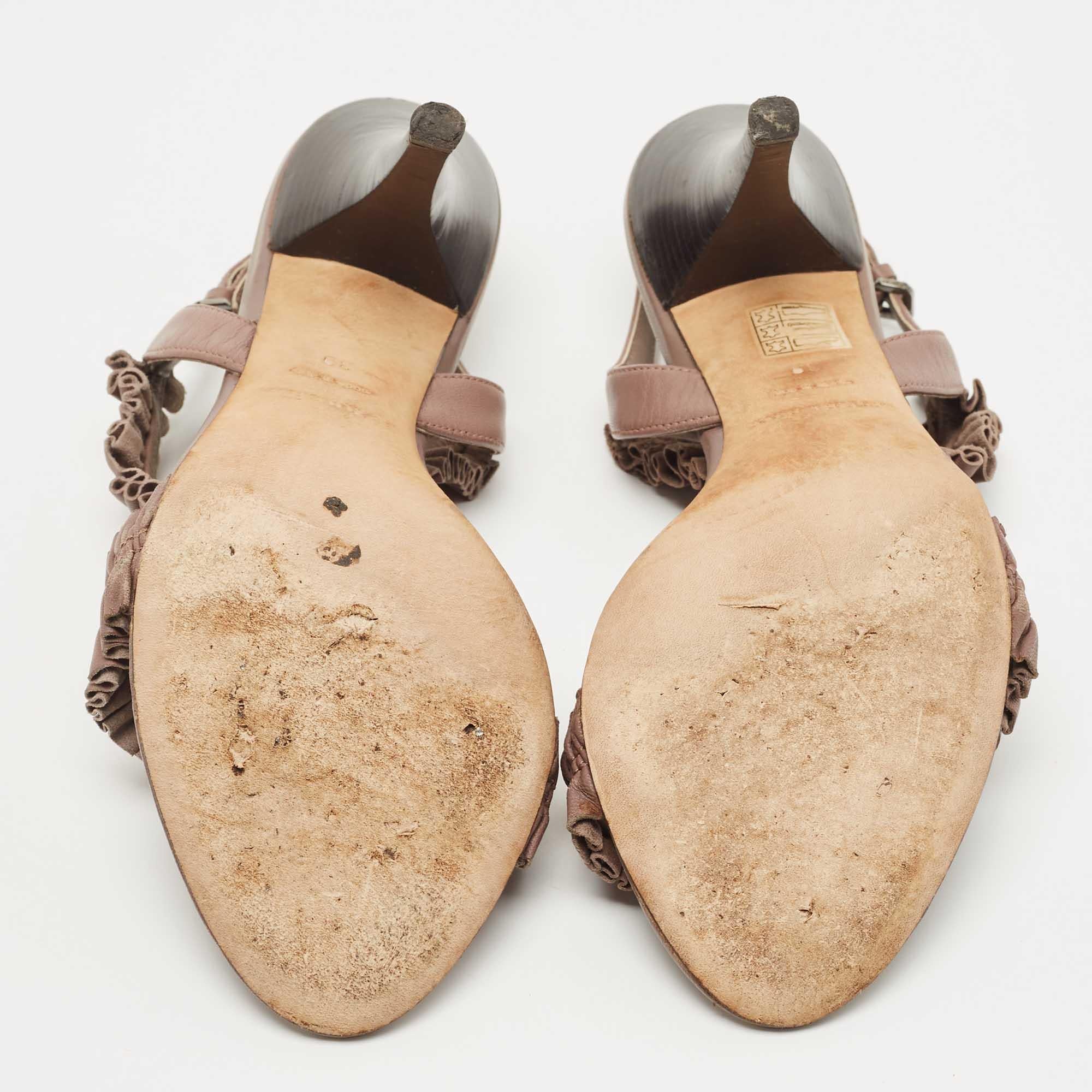 Burberry - Sandali con cinturino alla caviglia con volant in pelle marrone Taglia 39 1