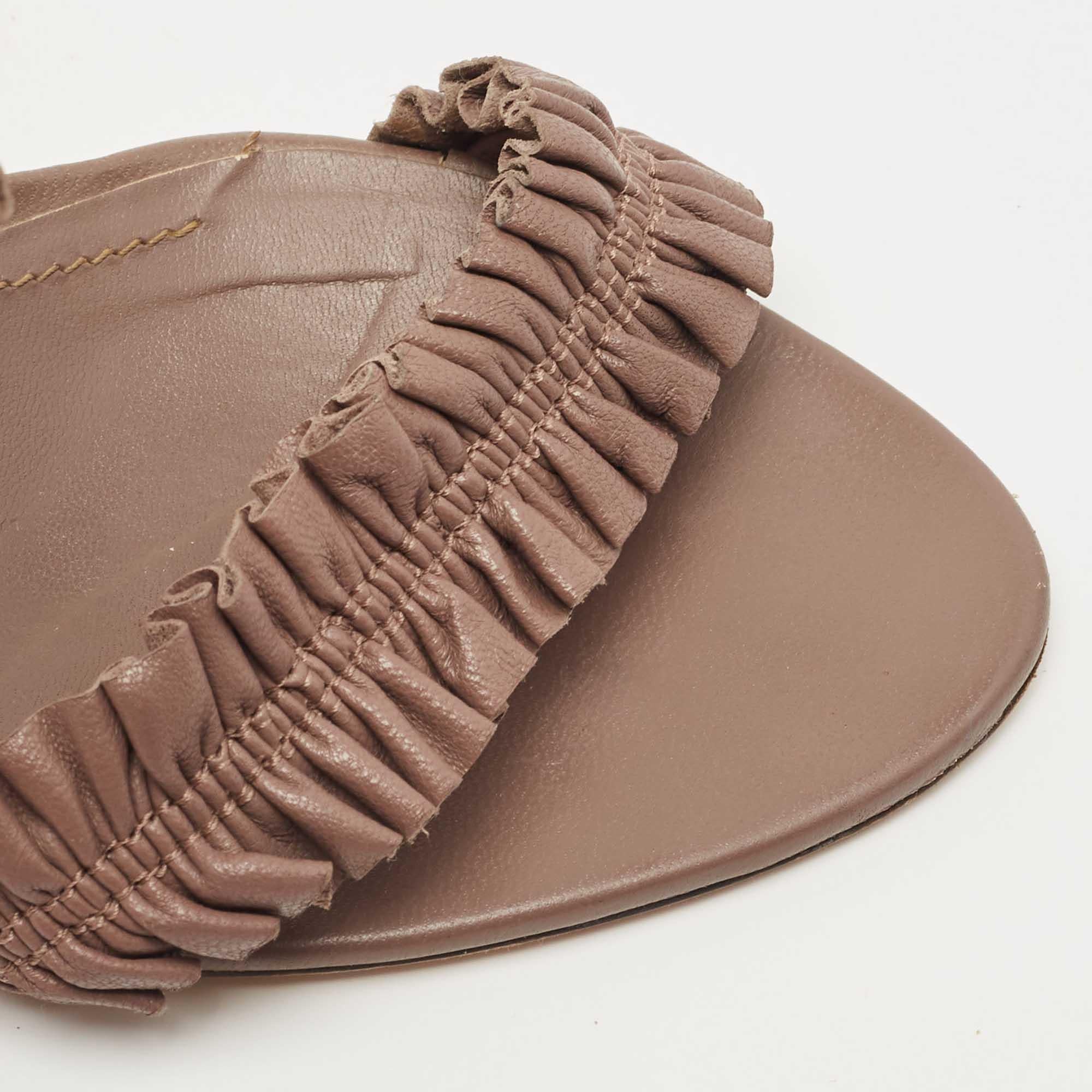 Burberry - Sandali con cinturino alla caviglia con volant in pelle marrone Taglia 39 2