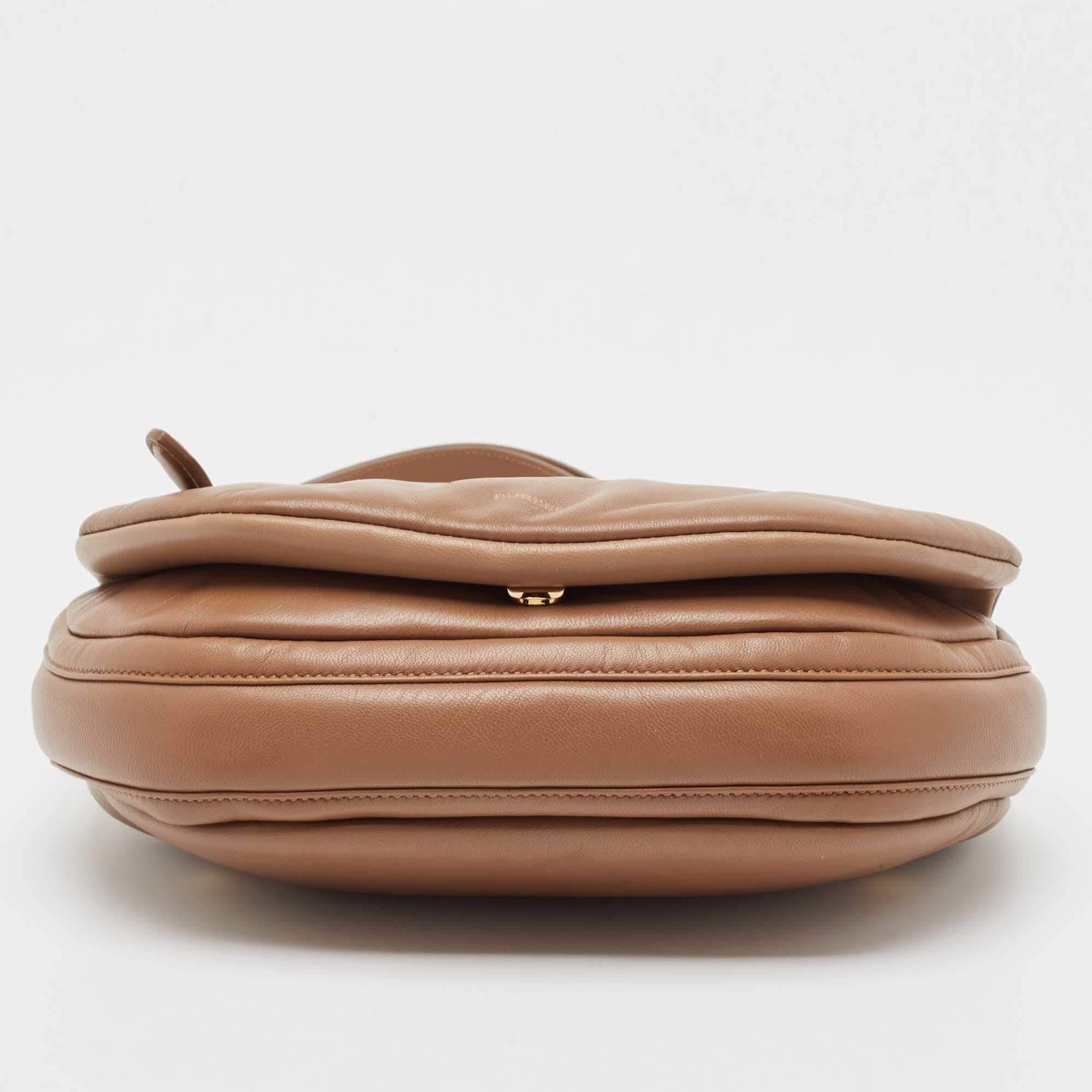 Burberry - Petit sac à bandoulière en cuir marron Olympia Pour femmes en vente