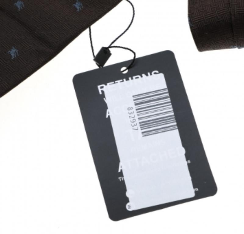 Cravate en soie jacquard à motif de logo, Brown Bon état - En vente à Dubai, Al Qouz 2