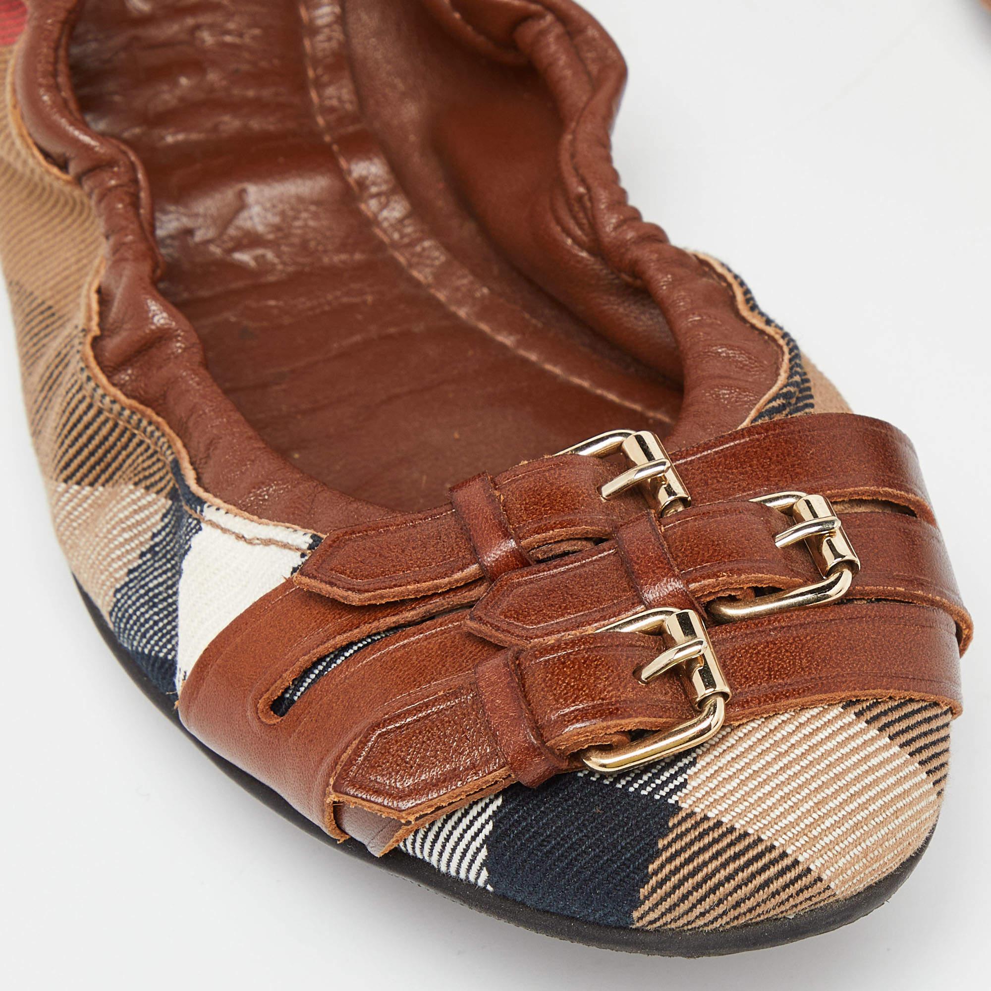 Burberry Brown Nova Check Canvas and Leather Buckle Detail Scrunch Ballet Flats  For Sale 3