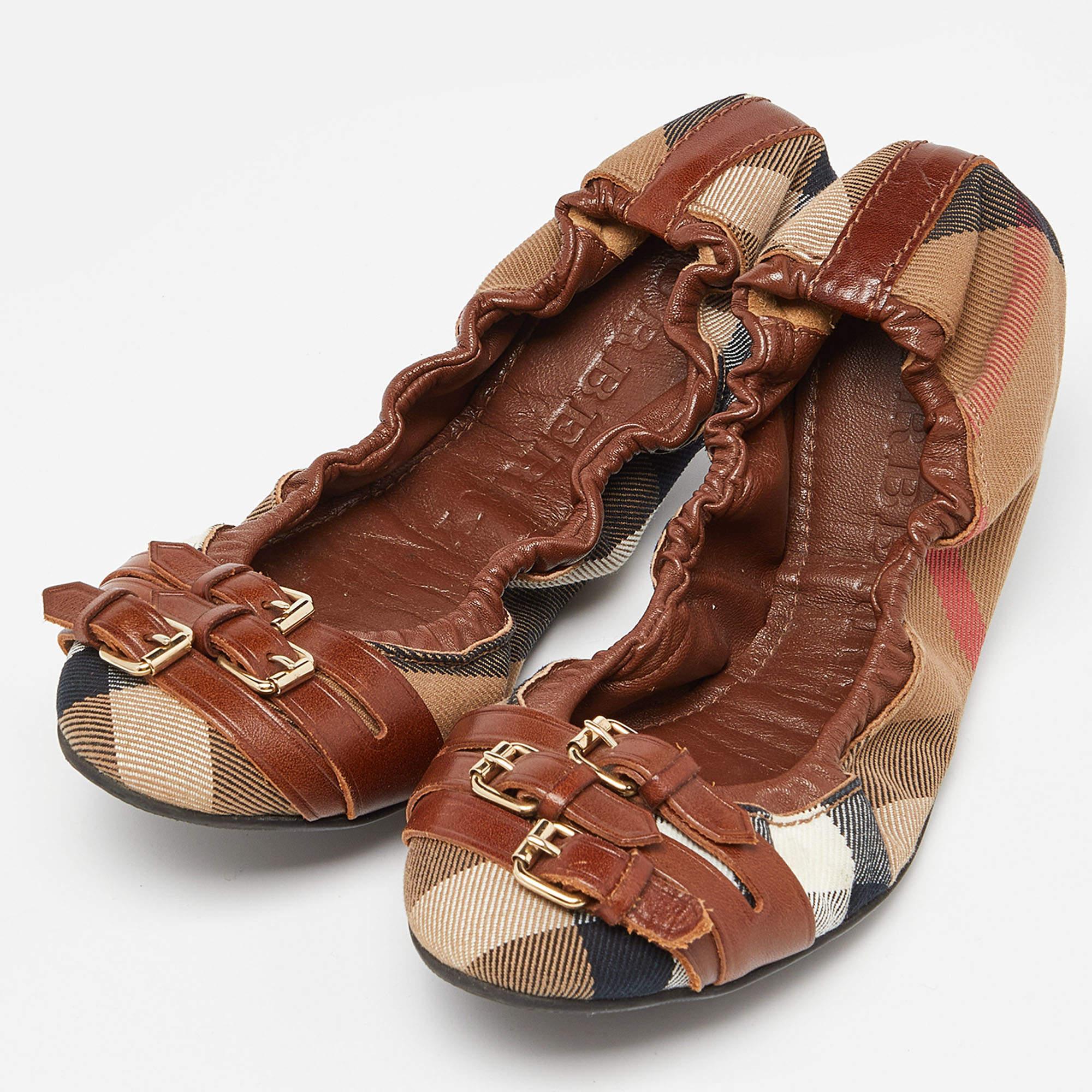 Burberry Brown Nova Check Canvas and Leather Buckle Detail Scrunch Ballet Flats  For Sale 4