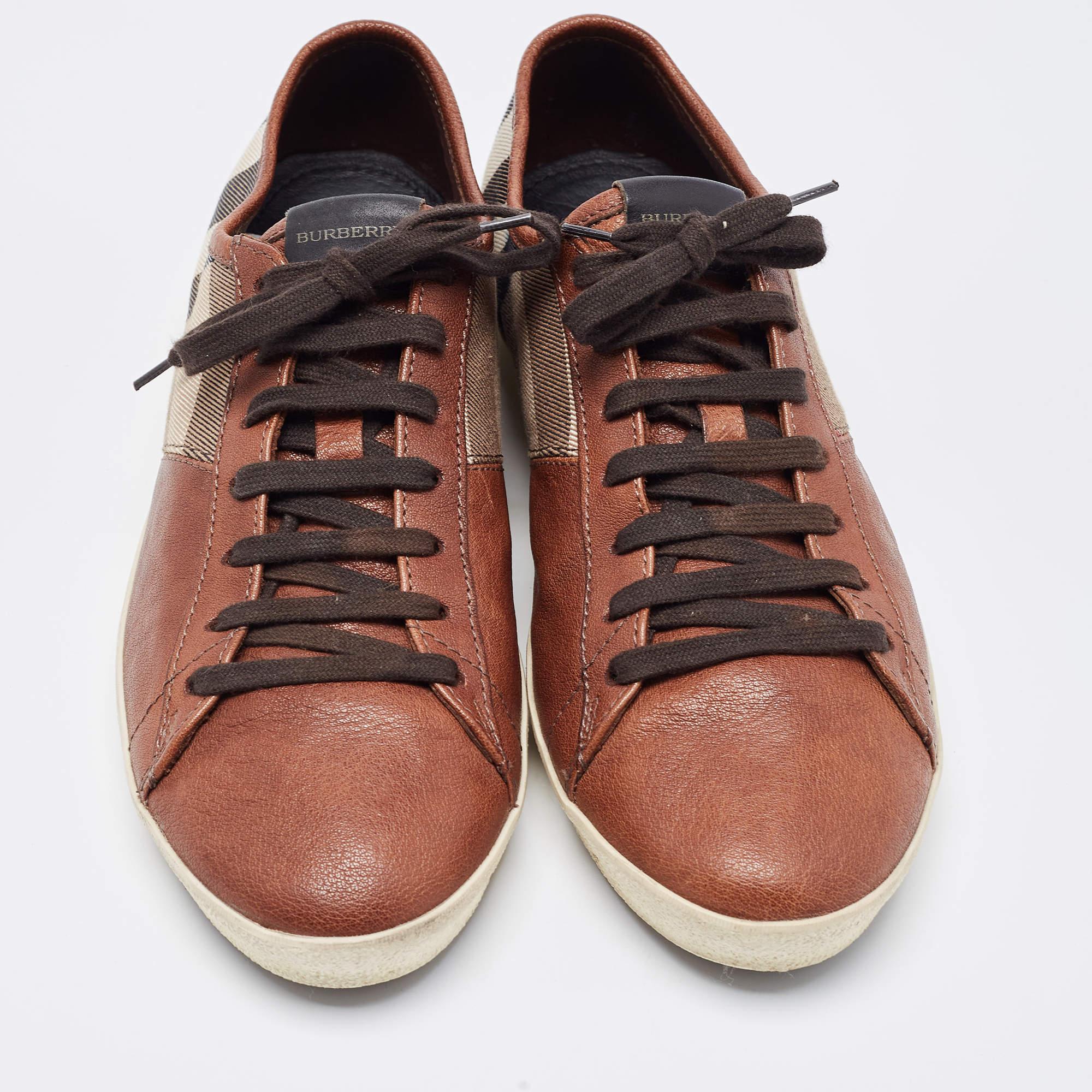 Burberry Brown Nova Check Canvas And Leather Cap Toe Low Top Sneakers Size 44 In Good Condition In Dubai, Al Qouz 2
