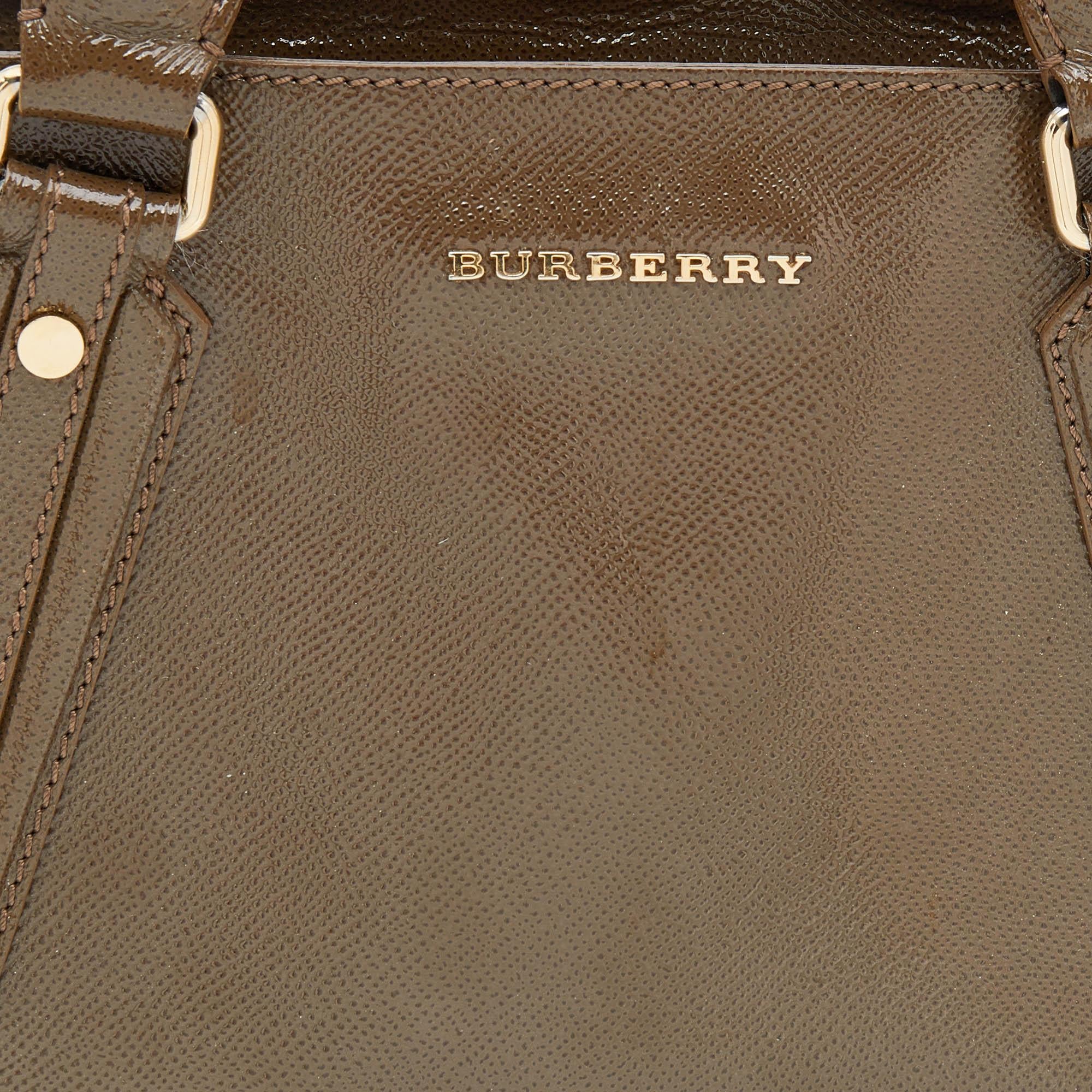 Burberry Brown Patent Leather Somerford Convertible Tote For Sale 4
