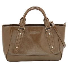 Sac cabas convertible Somerford en cuir verni marron Burberry