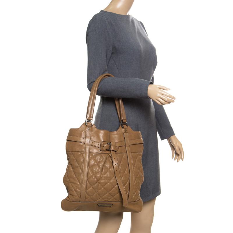 Burberry Brown Quilted Leather Tote In Excellent Condition In Dubai, Al Qouz 2