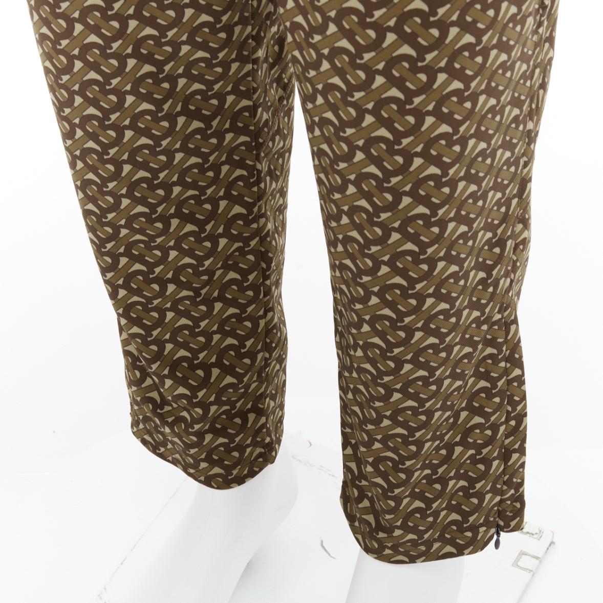 Burberry marrone Raine TB logo monogram rosso patch pantaloni jogger XL in vendita 2