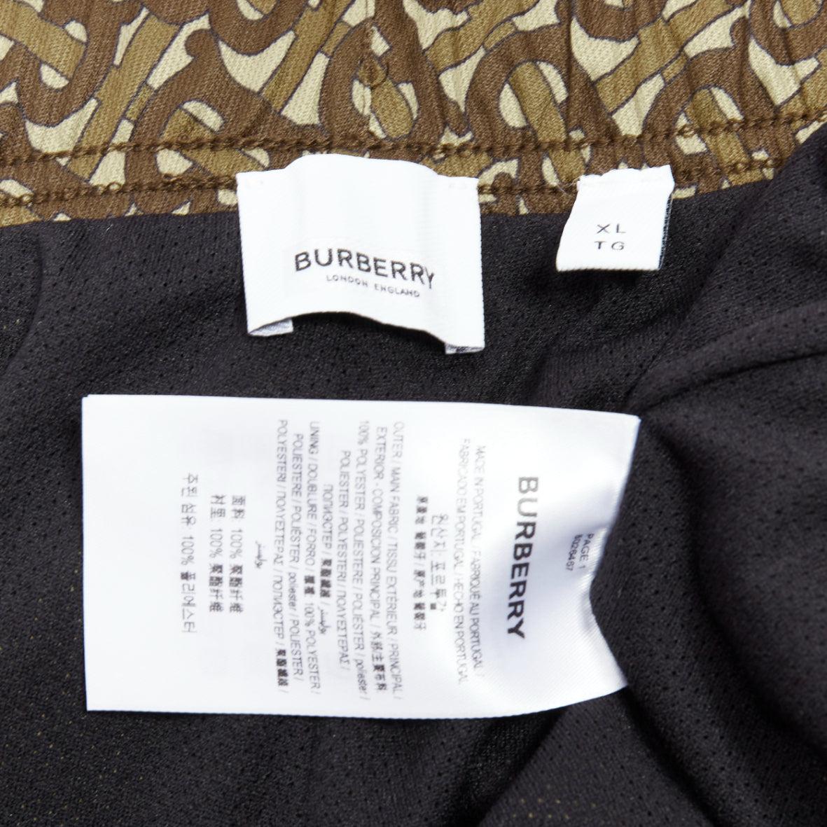 Burberry marrone Raine TB logo monogram rosso patch pantaloni jogger XL in vendita 3