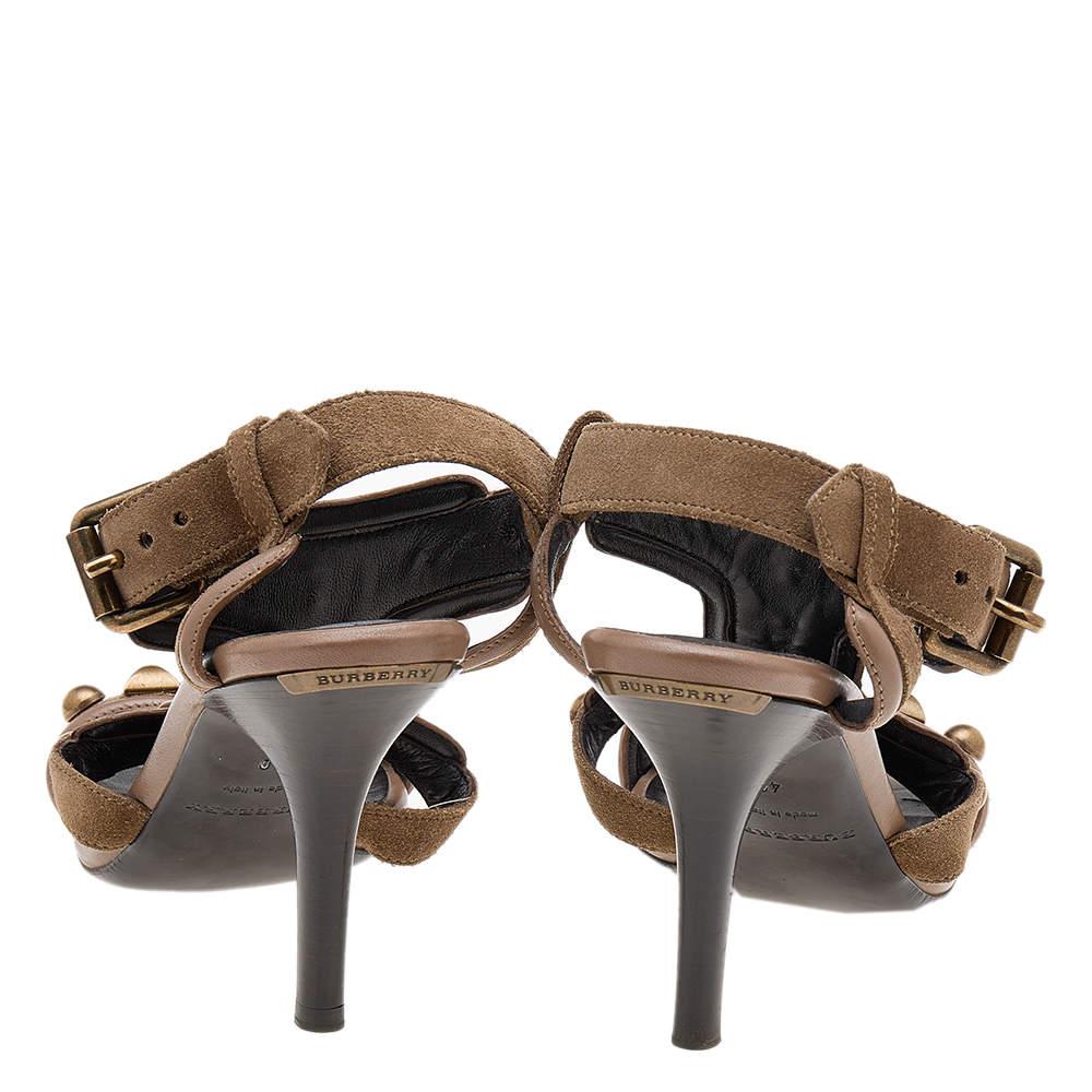 Marron Burberry Brown Suede and Leather Embellished Ankle Strap Sandals Size 40 (Sandales en daim et cuir avec ornements) en vente