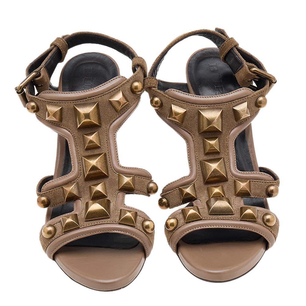 Burberry Brown Suede and Leather Embellished Ankle Strap Sandals Size 40 (Sandales en daim et cuir avec ornements) Bon état - En vente à Dubai, Al Qouz 2